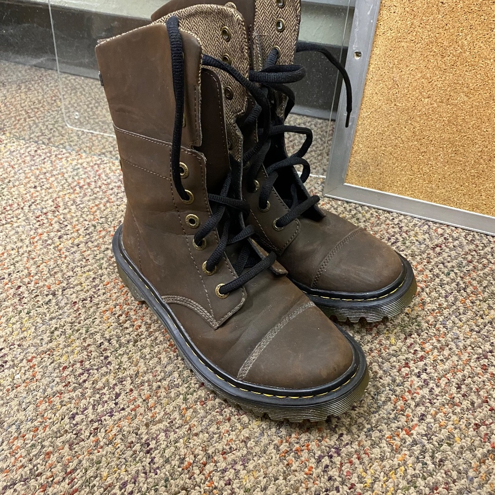 Dr. Martens Nappa Leather Boots SIZE 7 Near NEW